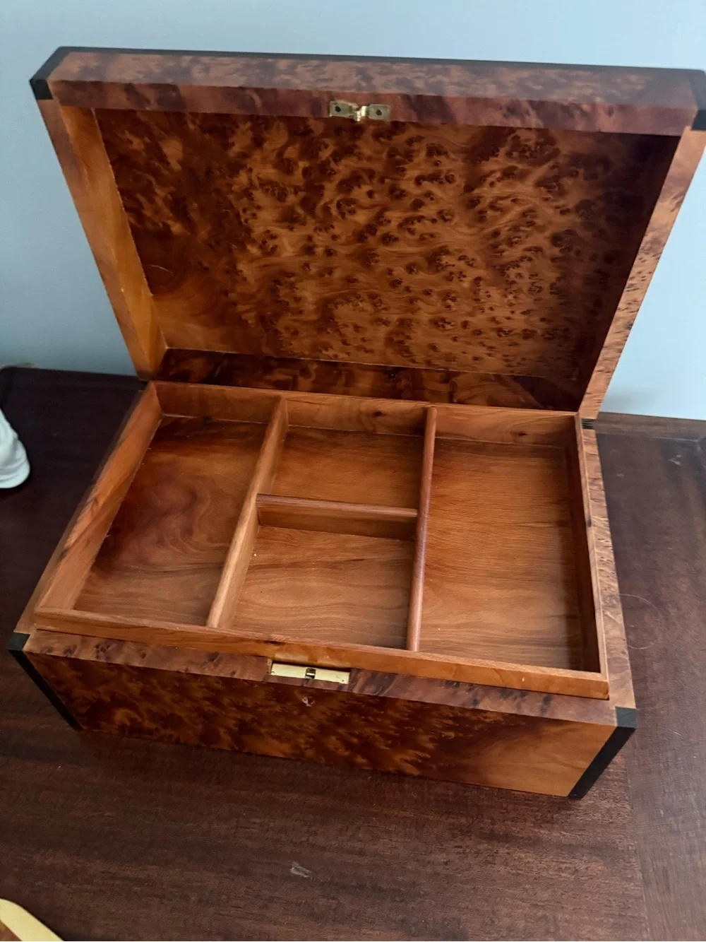 Moroccan Burl Wood Inlay Jewelry Box with Mother-of-Pearl Motif Thuya